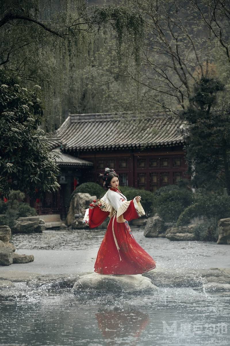 汉服模特
