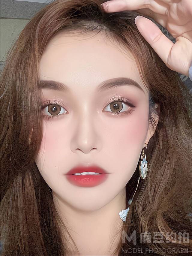 妆容模特