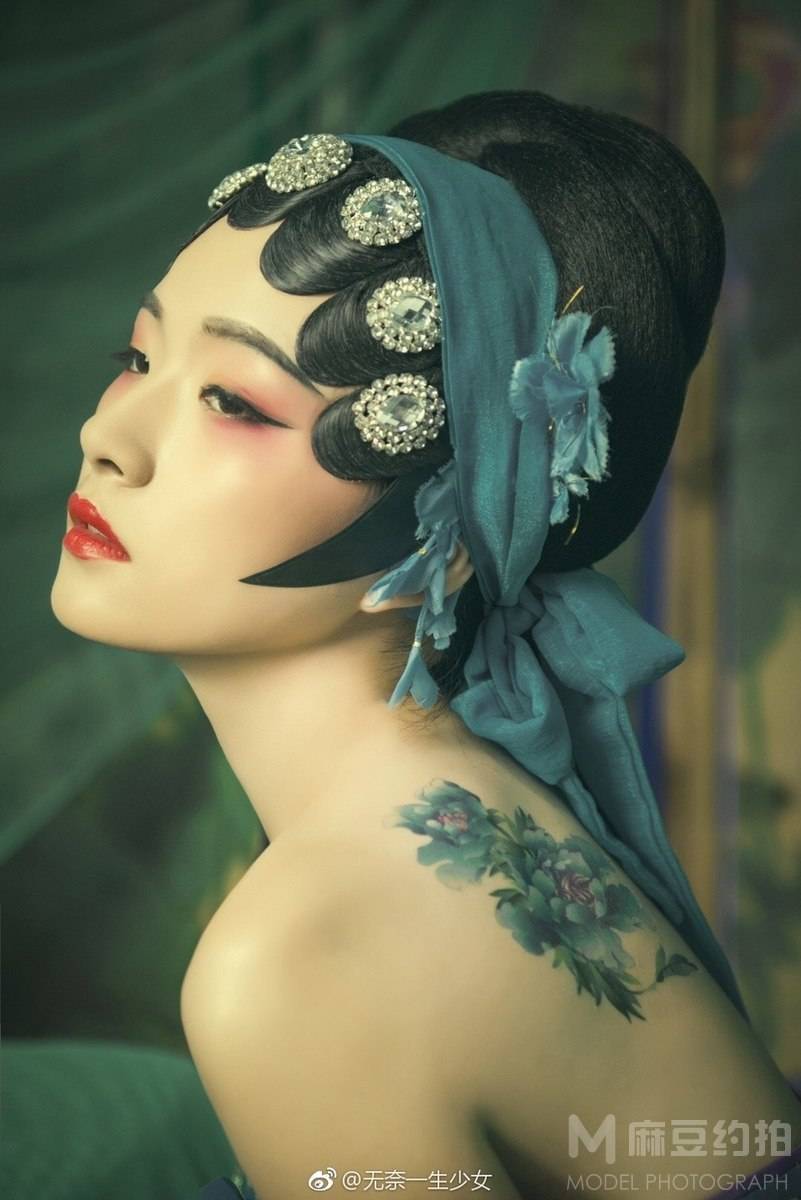 情绪模特