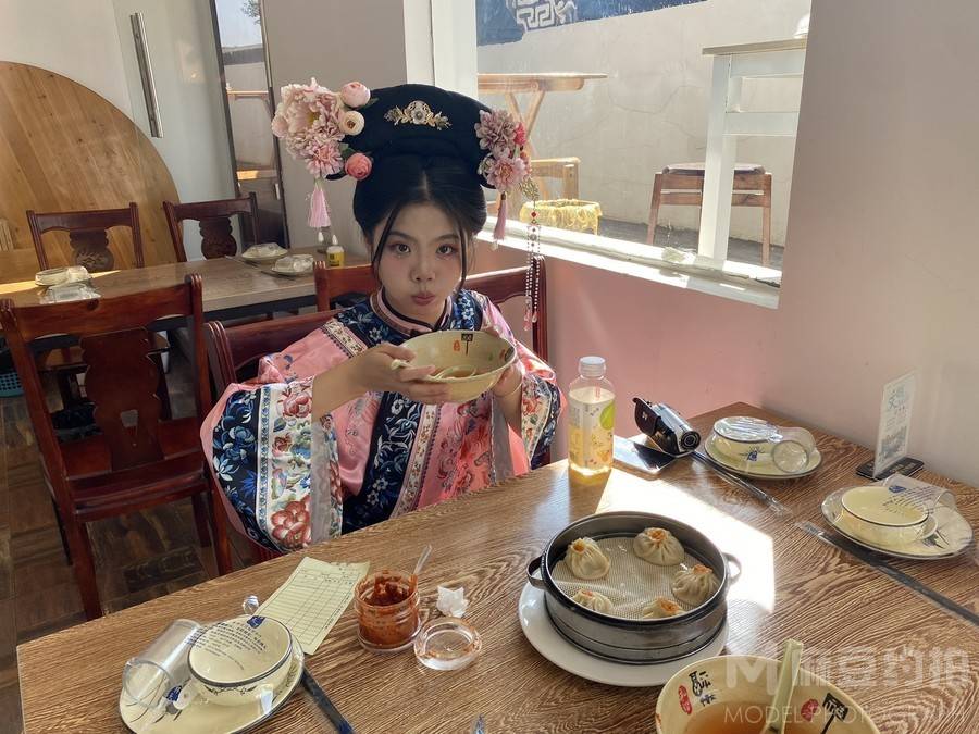 清新模特