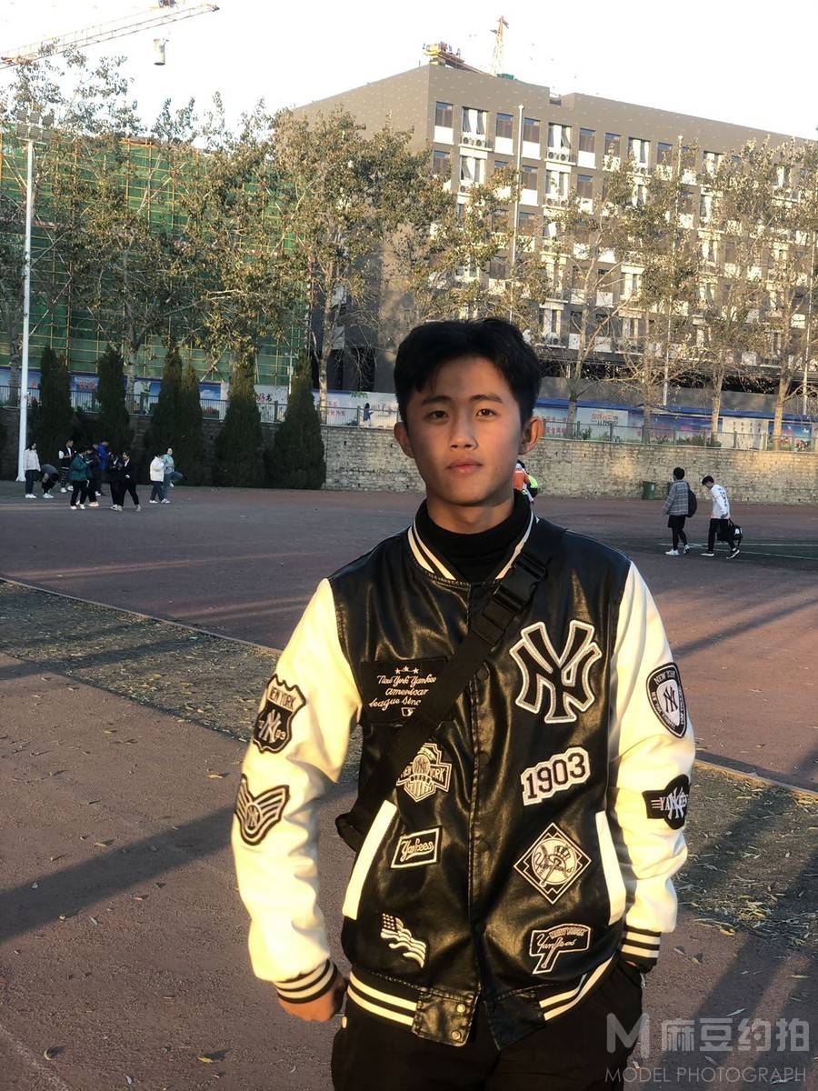 校园模特