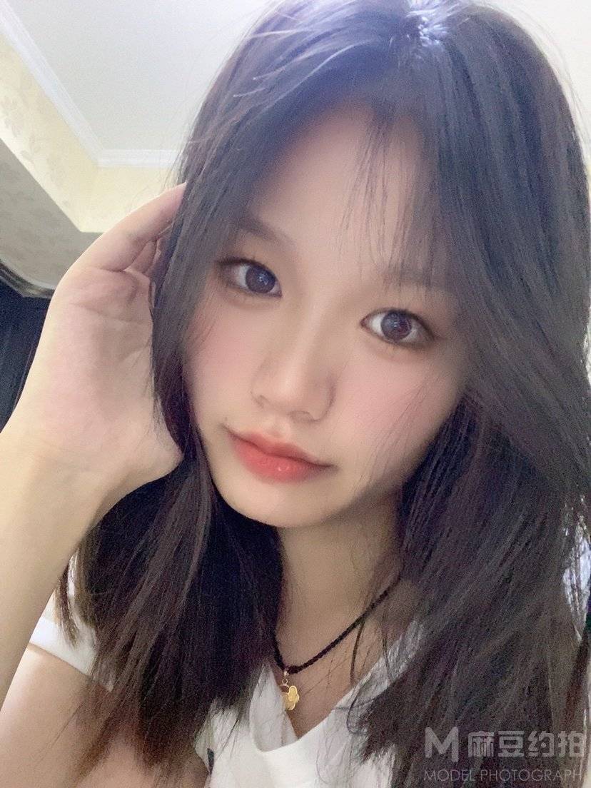 黑白模特