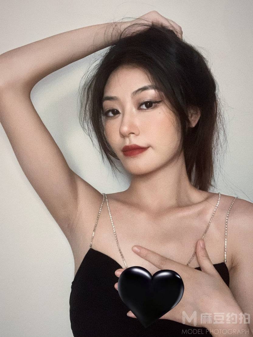 黑白模特