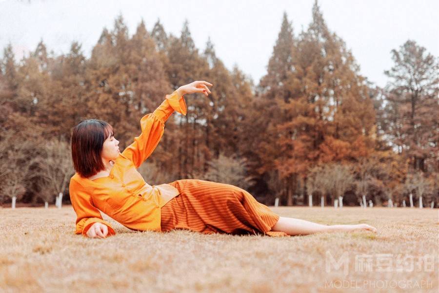 情绪模特