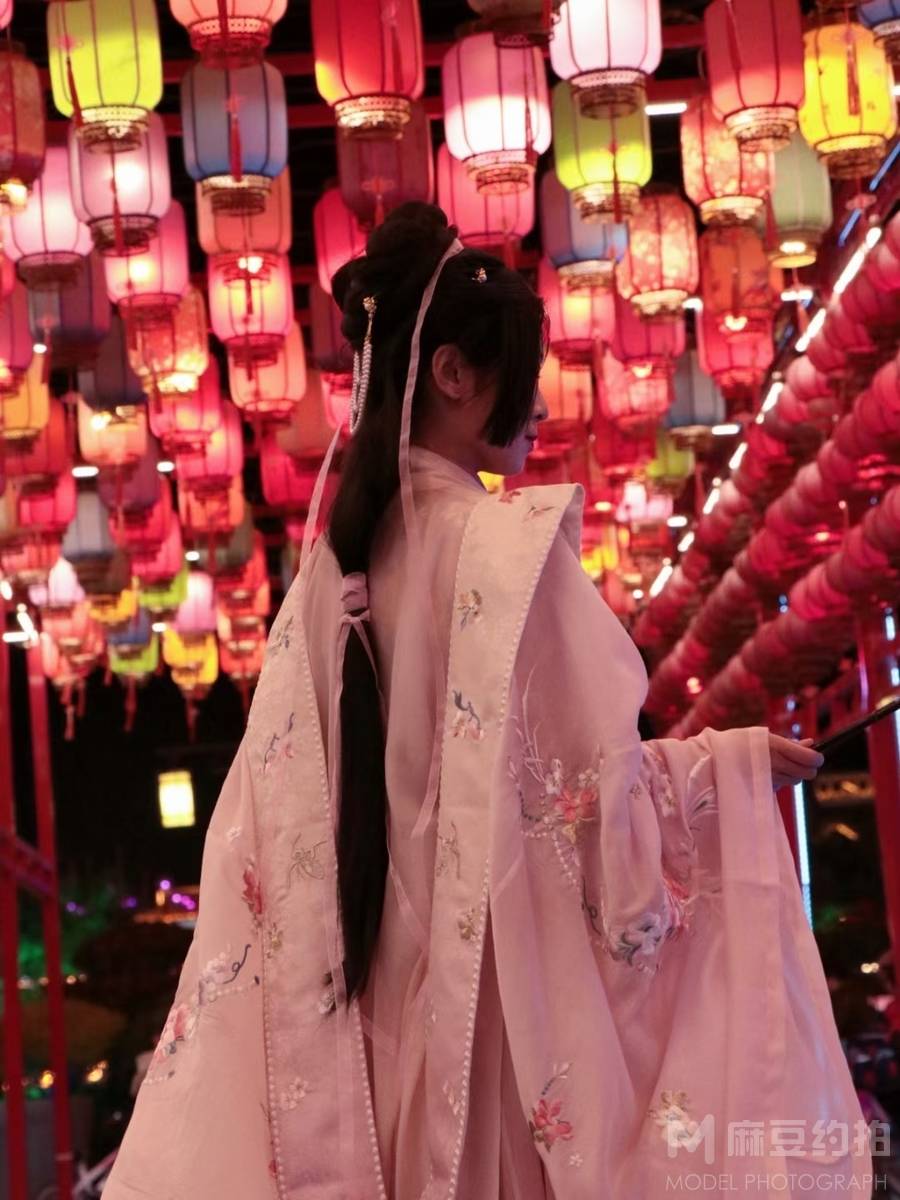 汉服模特