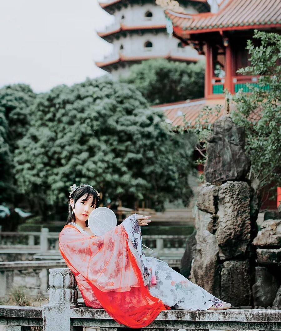 汉服模特