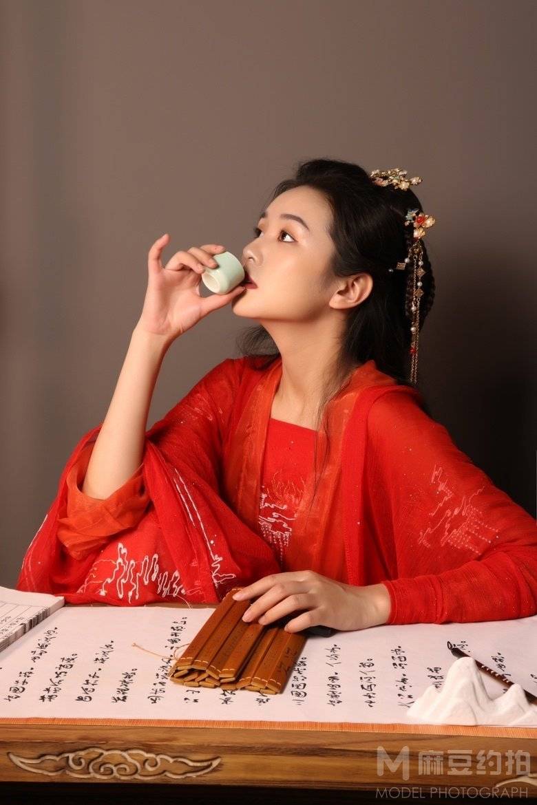 汉服模特