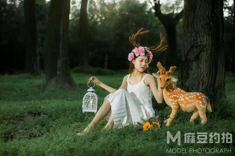 情绪模特
