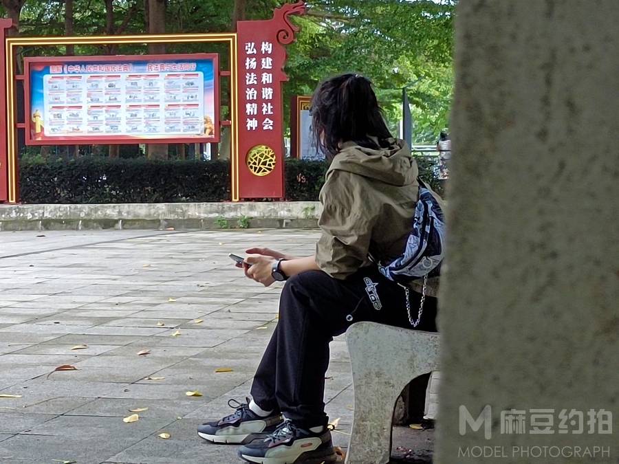 情绪模特