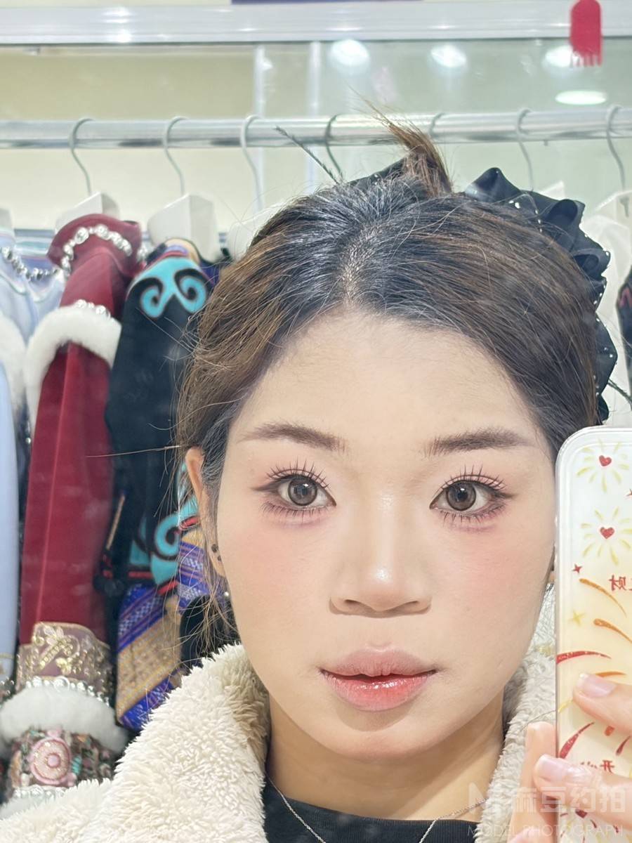 妆容模特