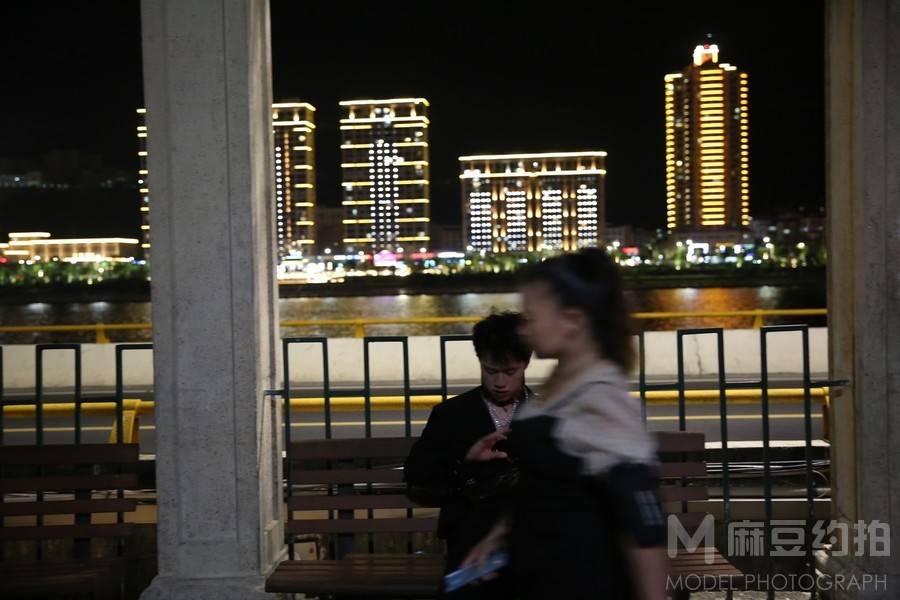 夜景模特