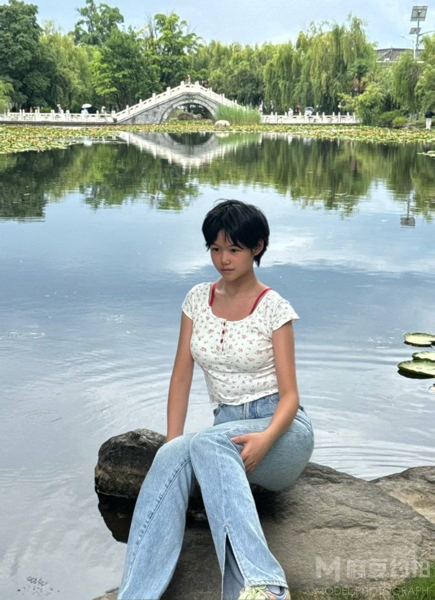 情绪模特