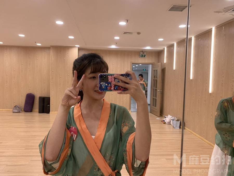 胶片模特