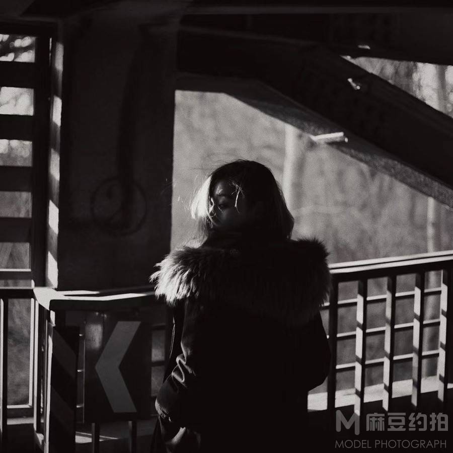 黑白模特