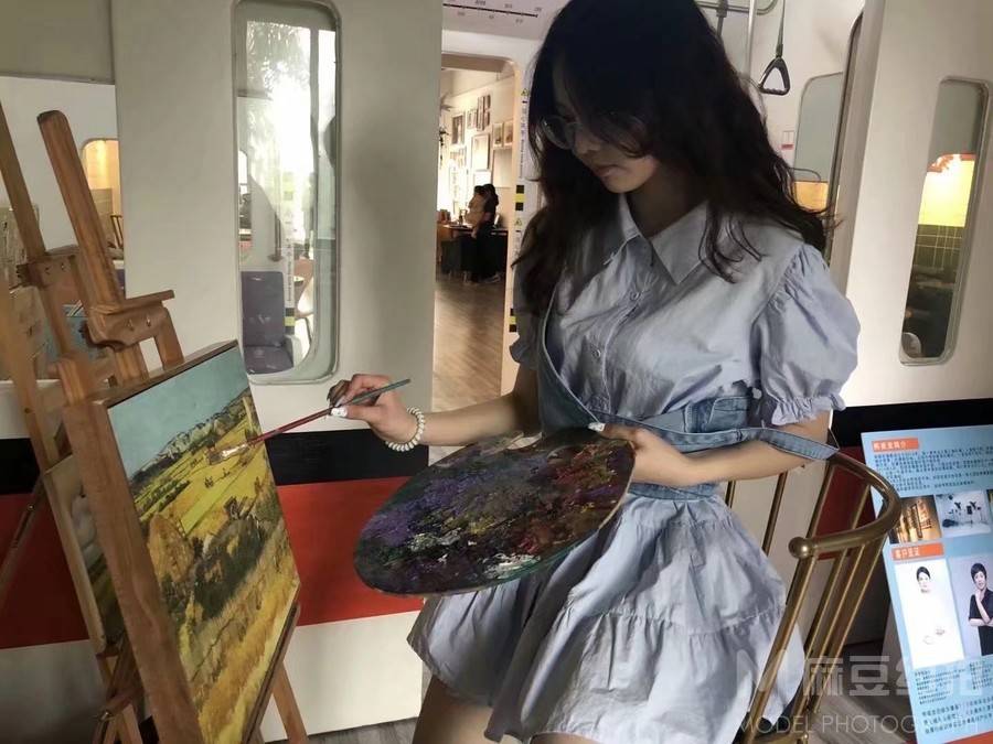 妆容模特