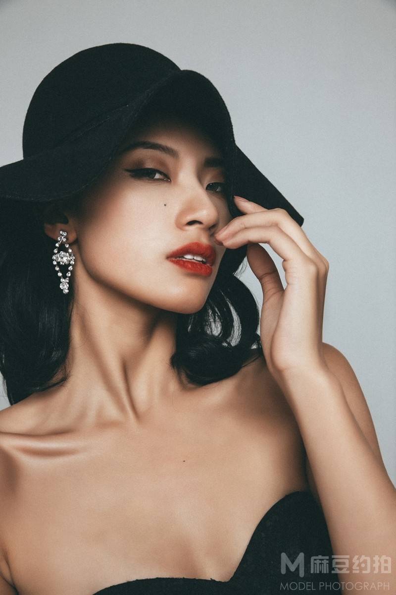 情绪模特