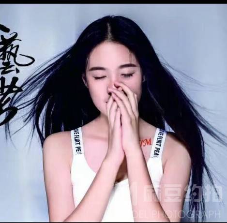 黑白模特