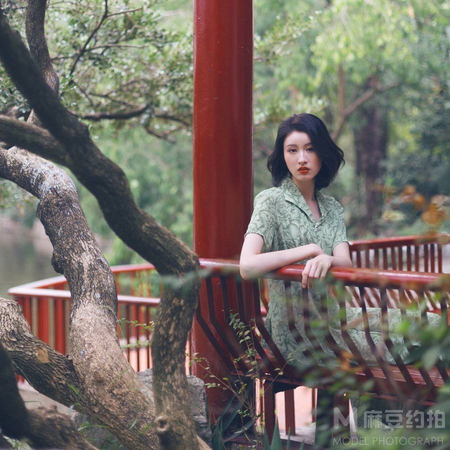情绪模特