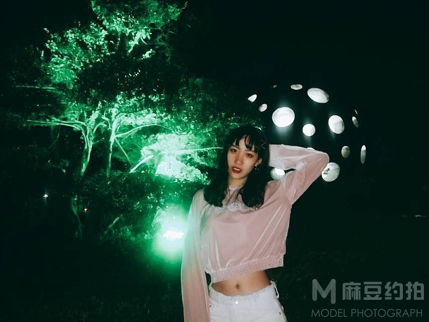 夜景模特
