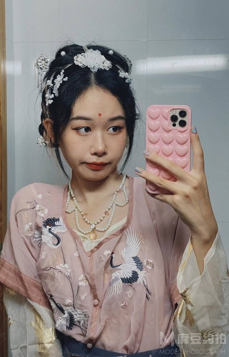 妆容模特