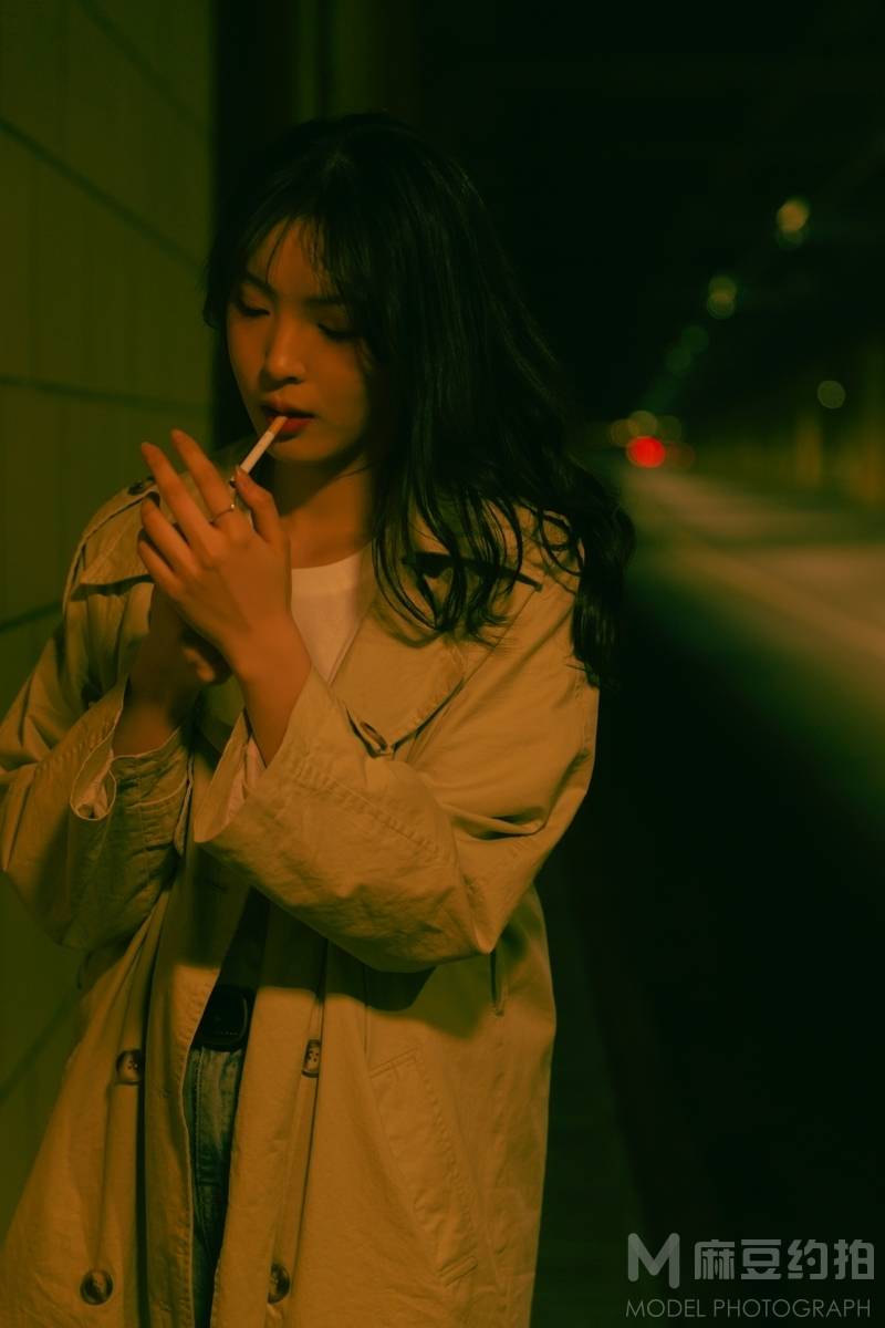 情绪模特