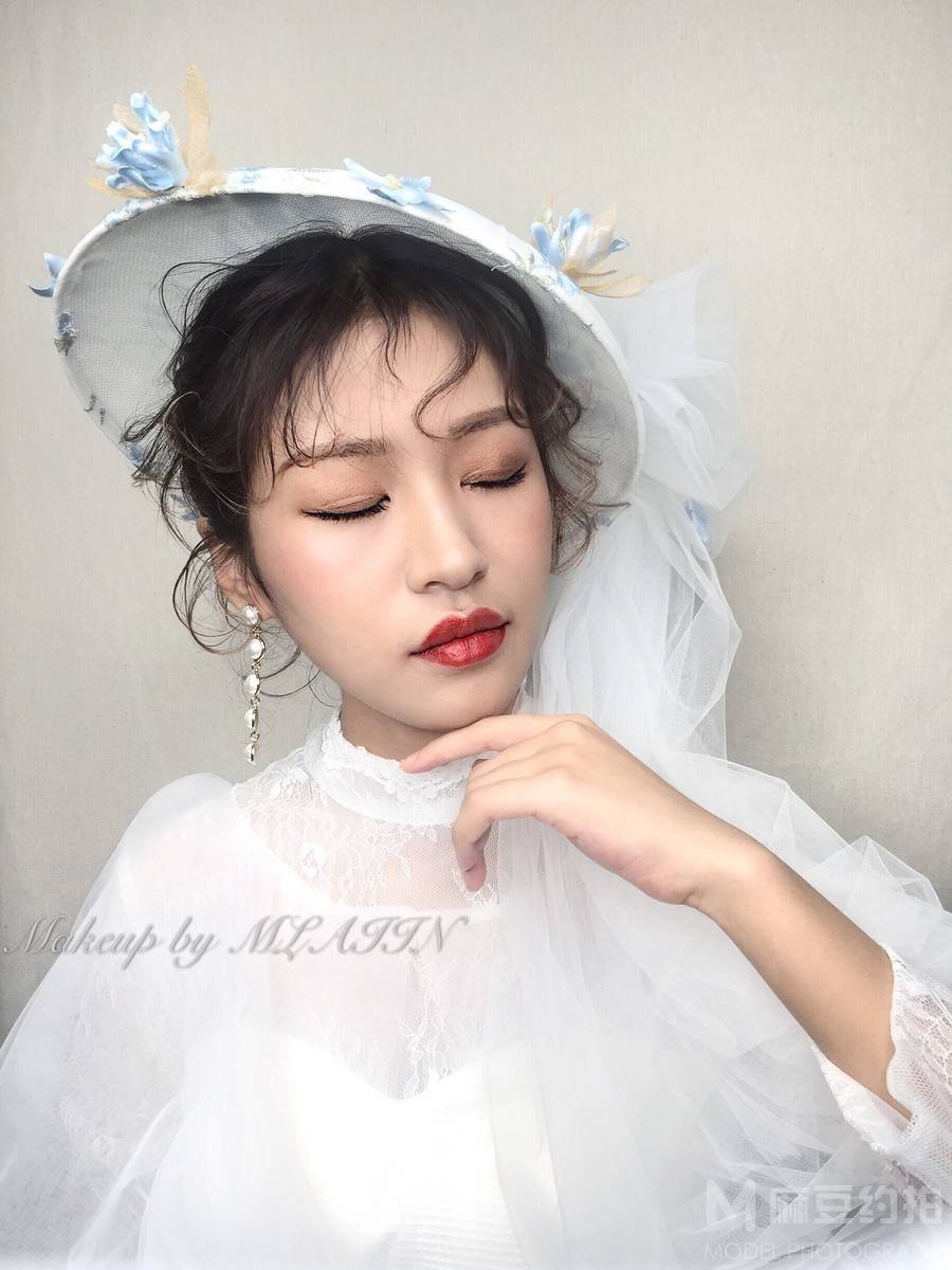 妆容模特