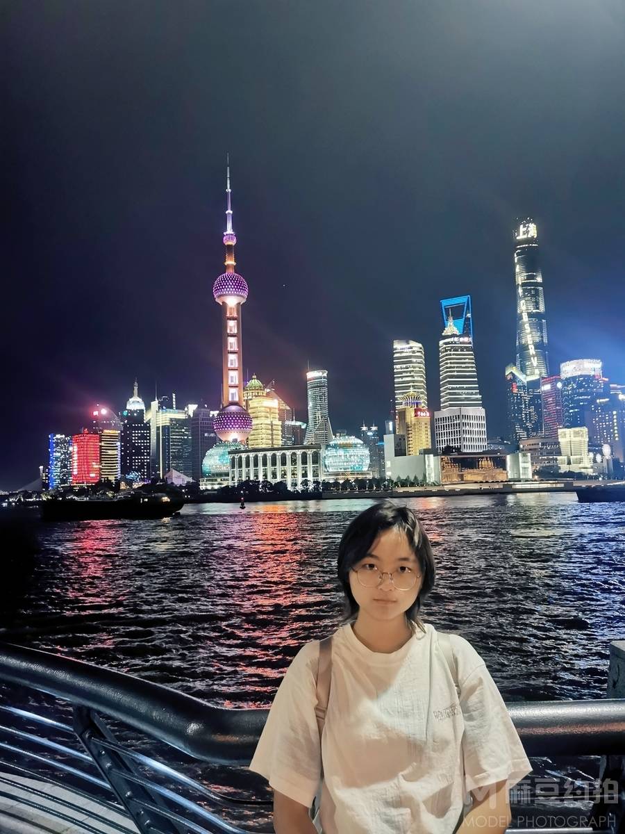 宝丽来模特