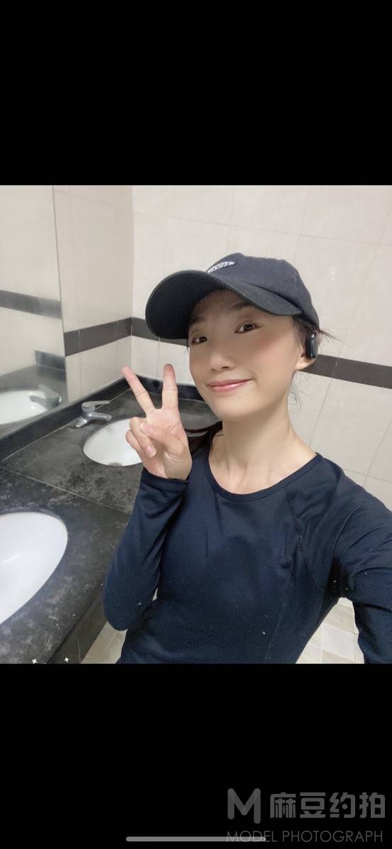 黑白模特
