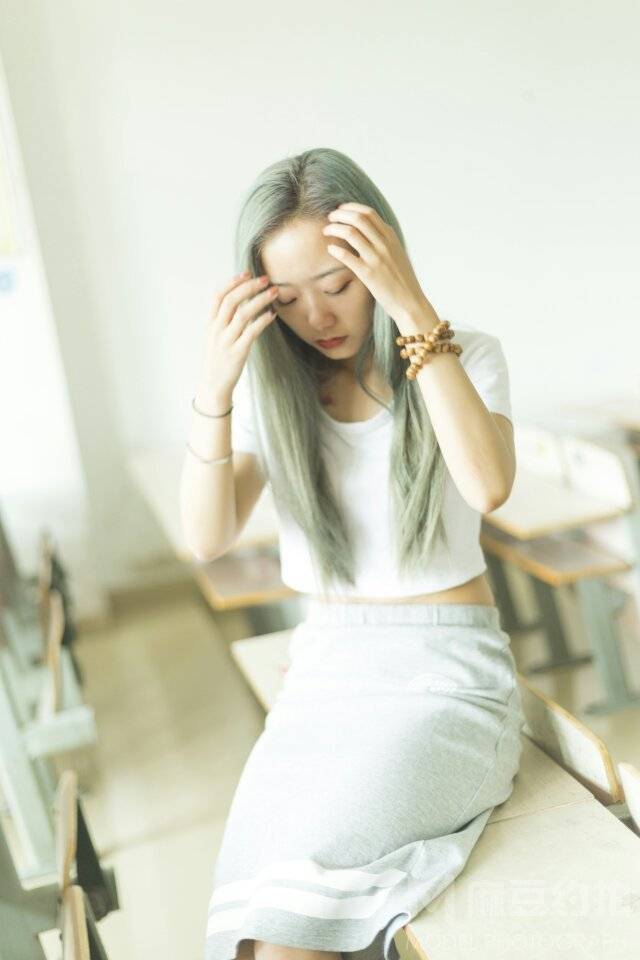 情绪模特