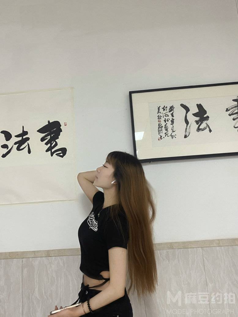 黑白模特
