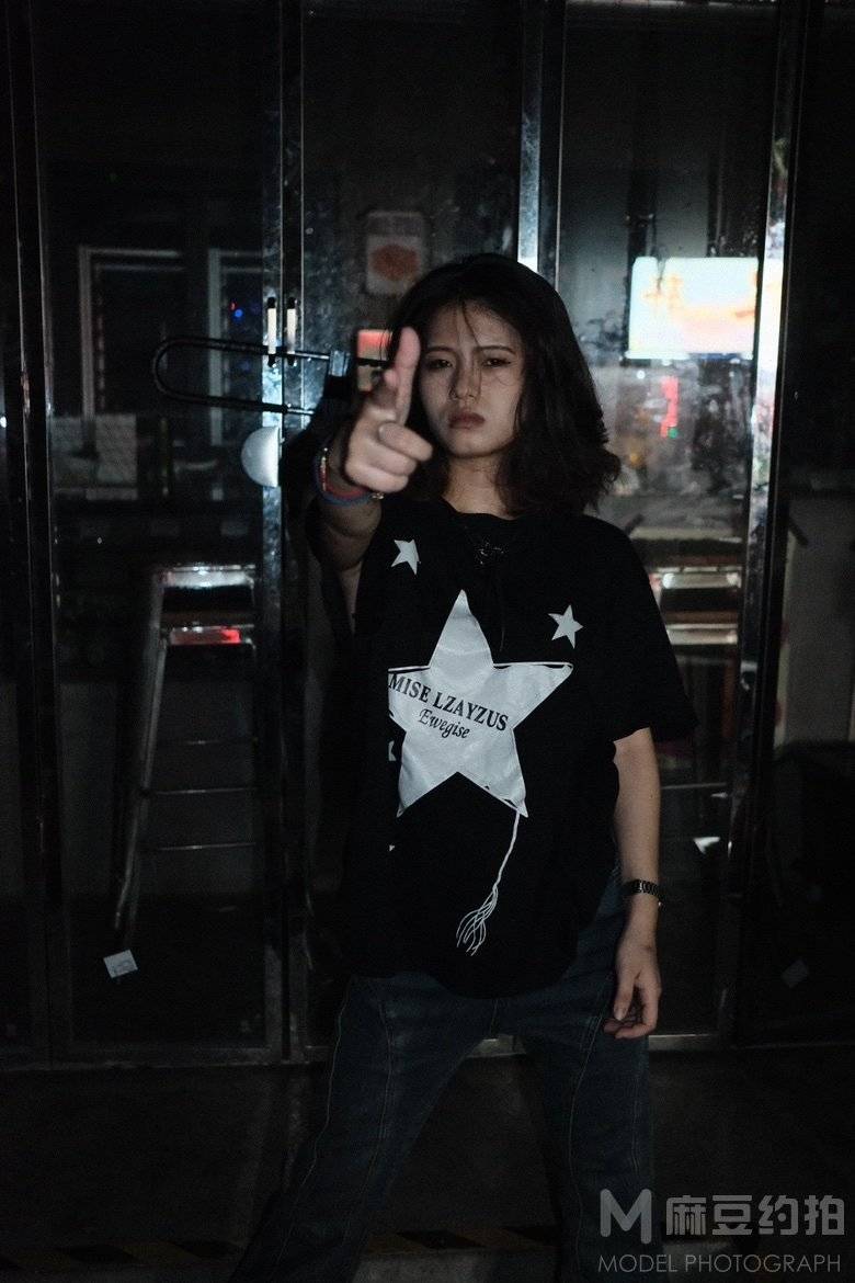 黑白模特