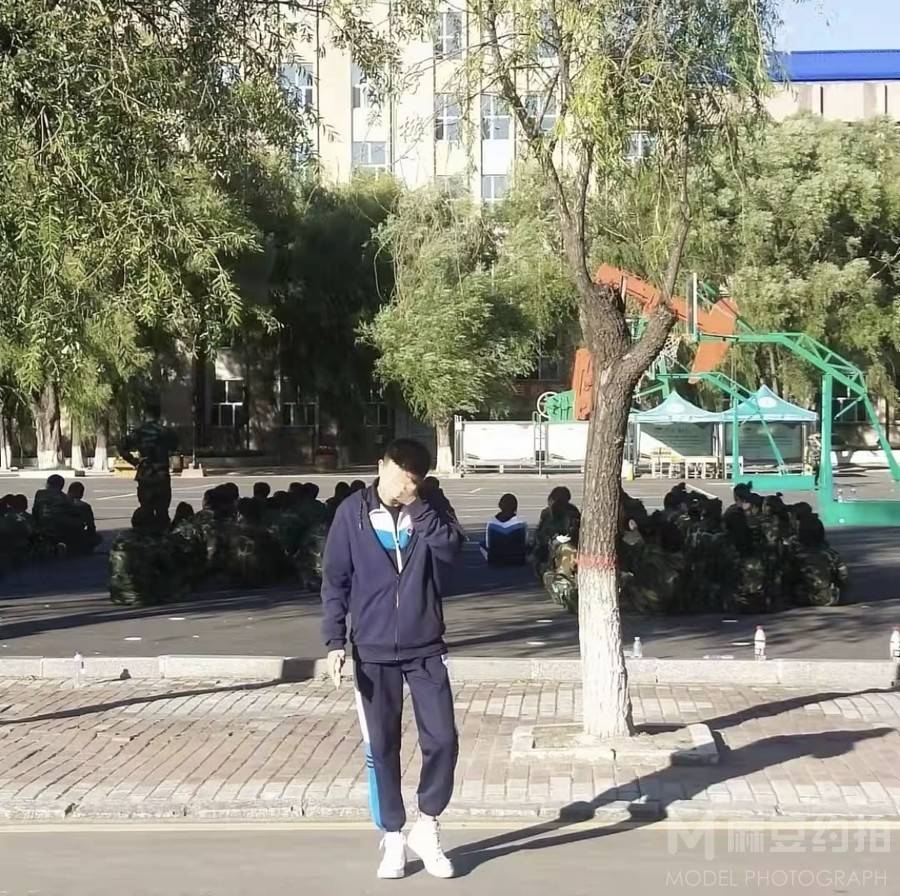 校园模特