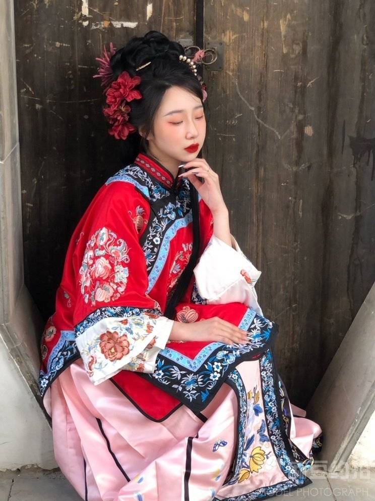 汉服模特