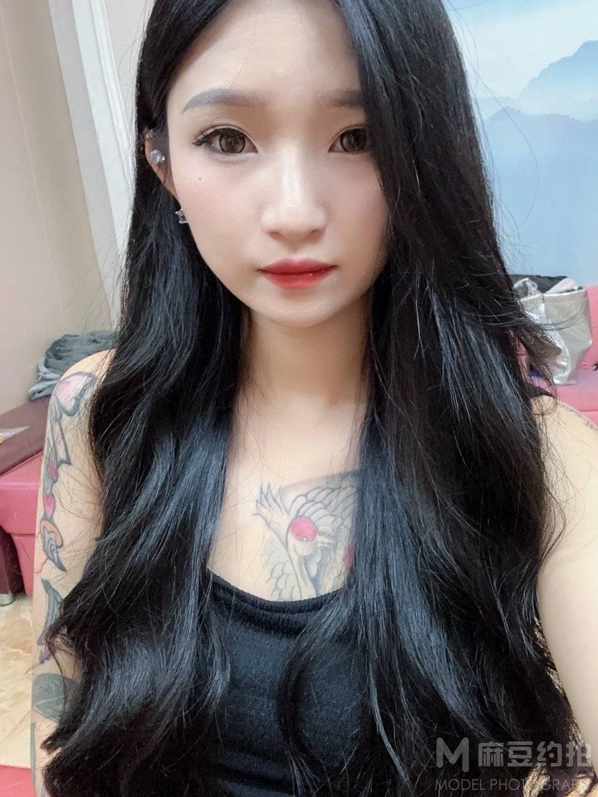 黑白模特