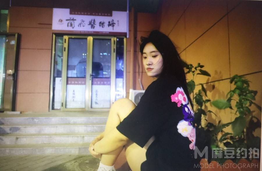 夜景模特