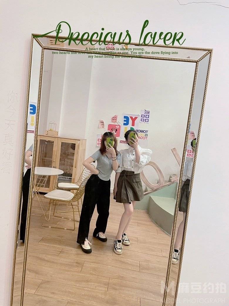 校园模特