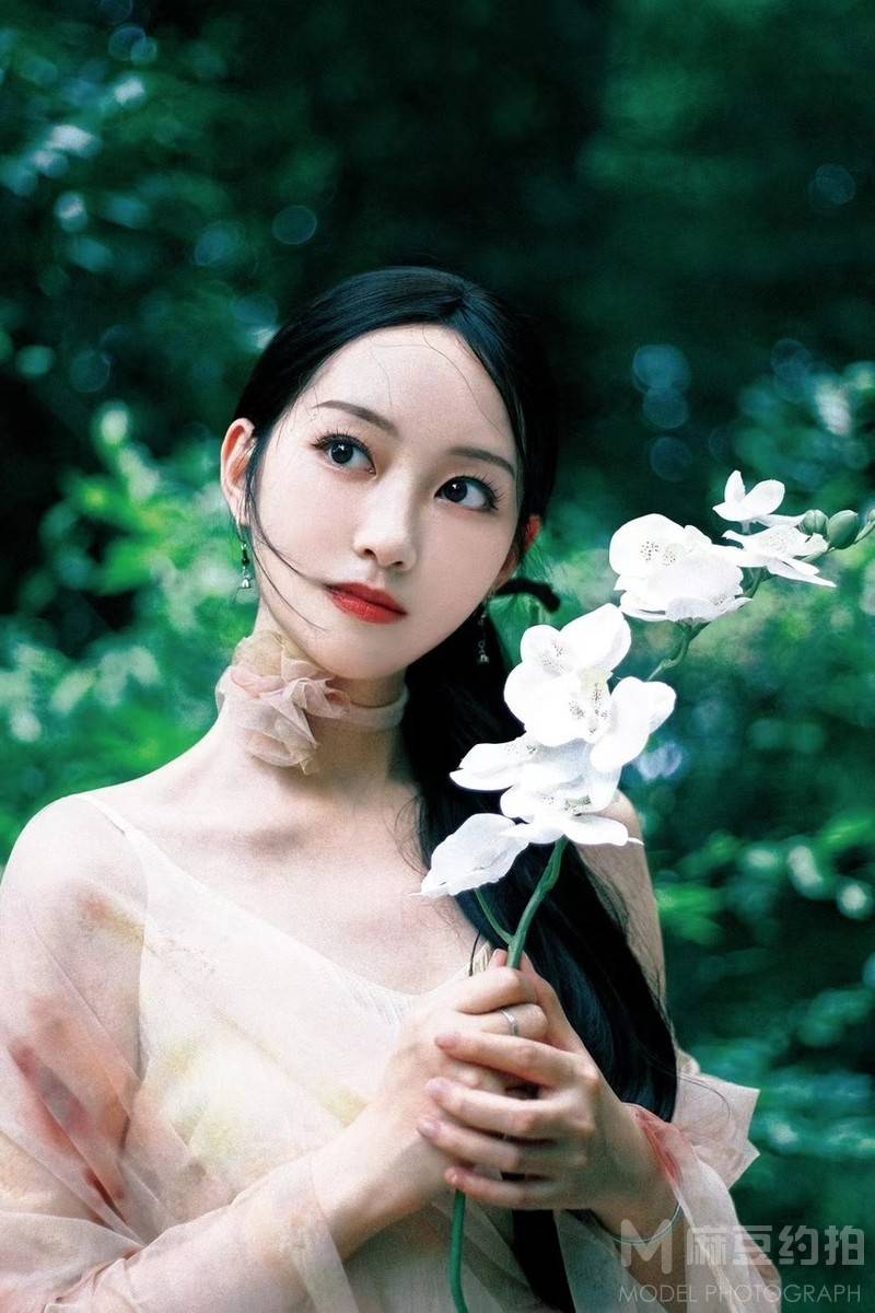 黑白模特