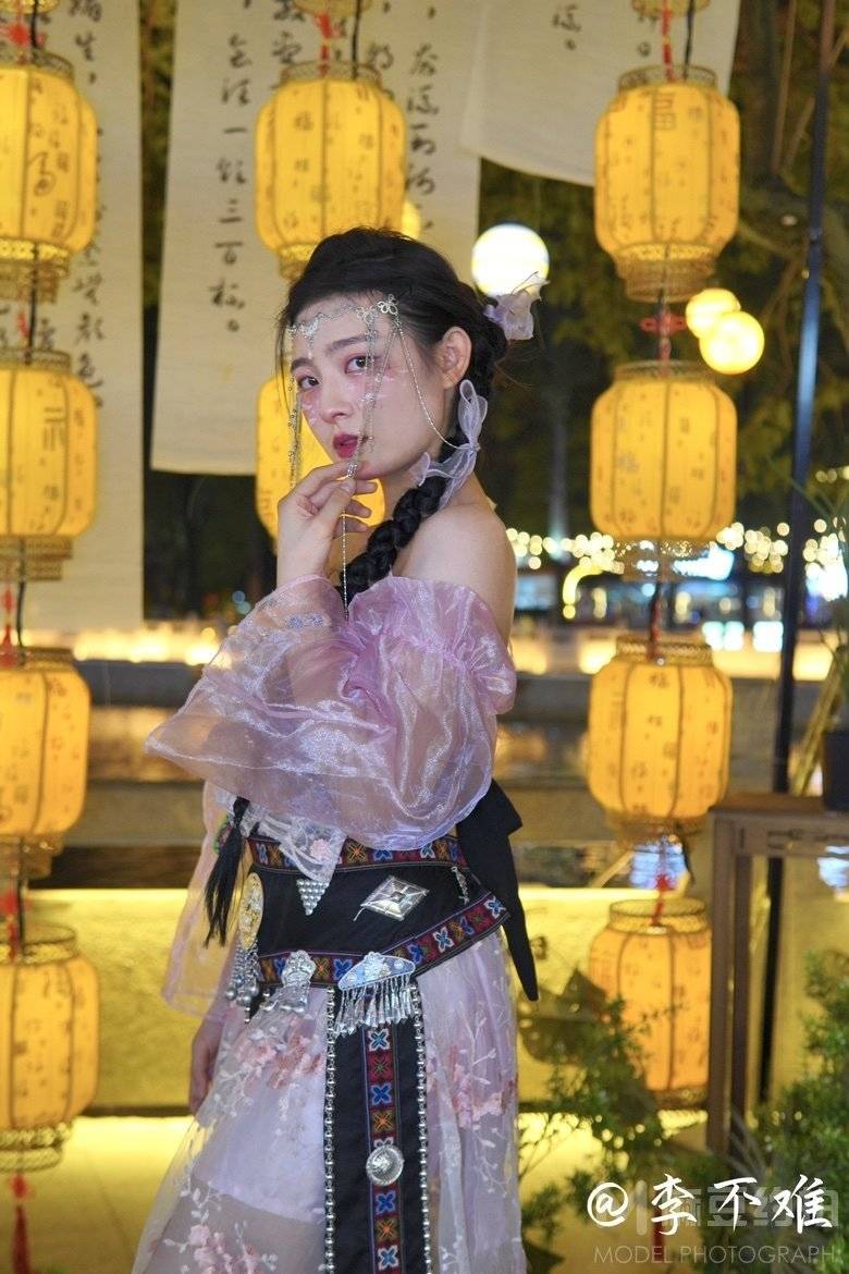 汉服模特