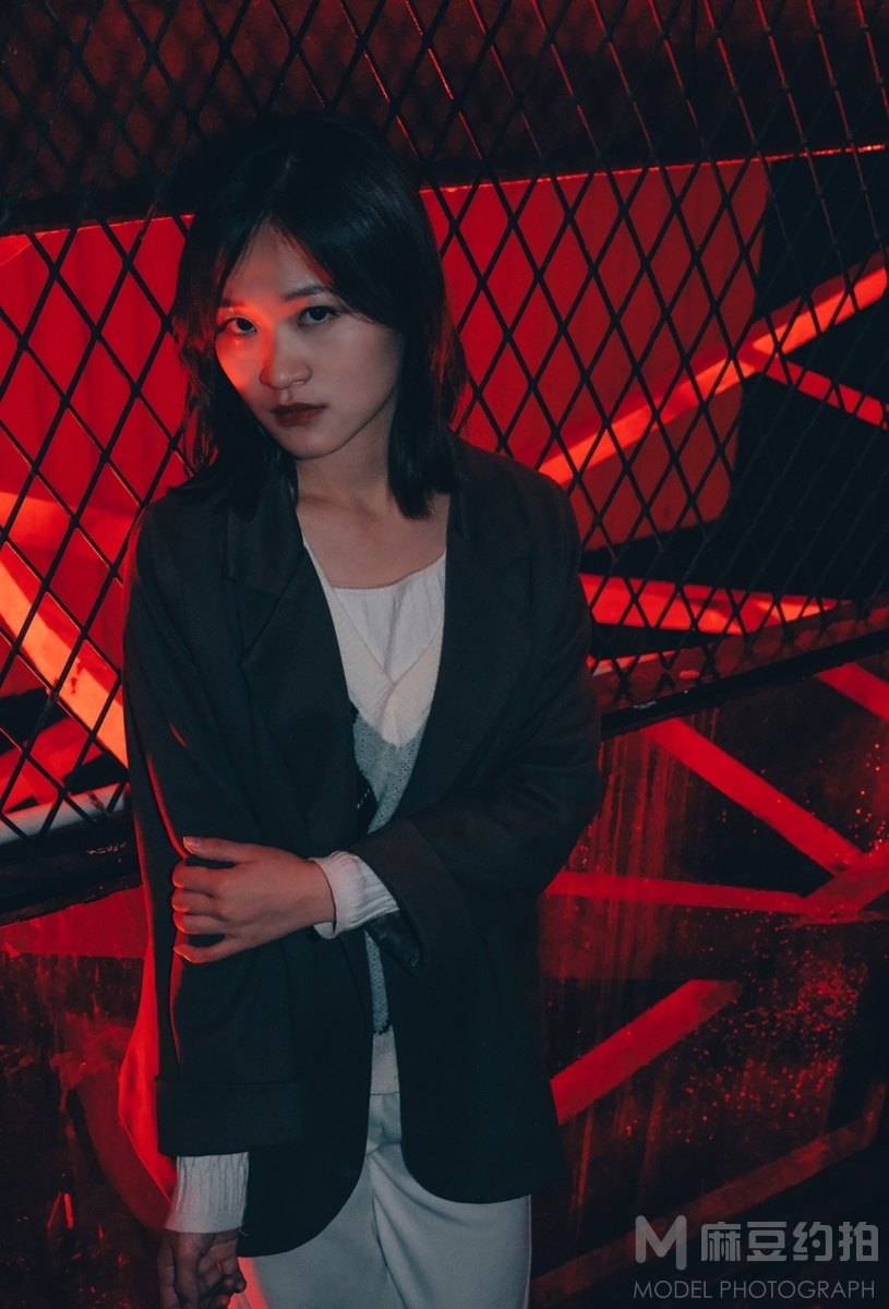 情绪模特