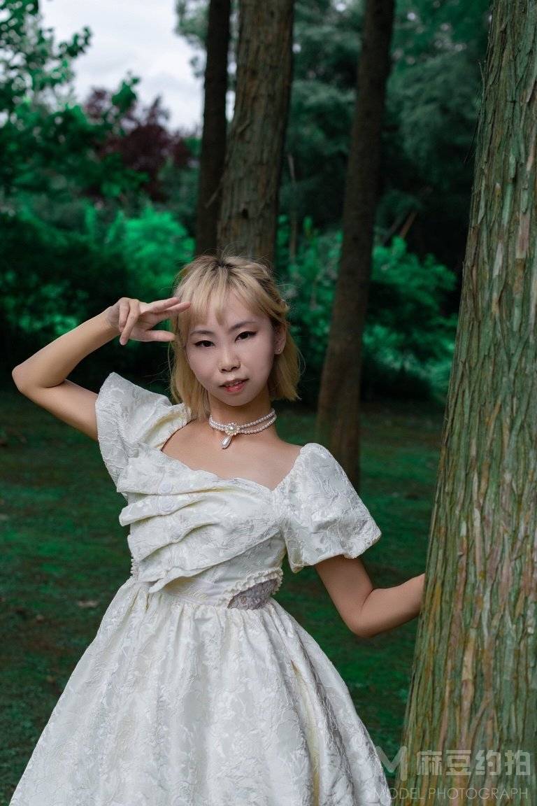 清新模特