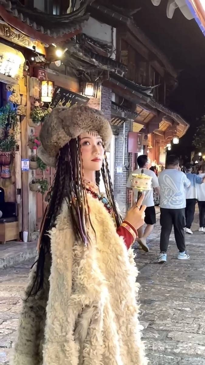 汉服模特