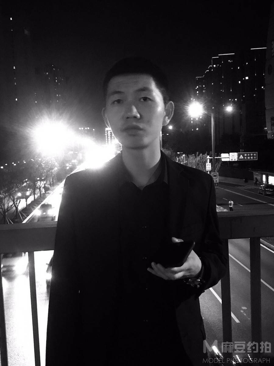 黑白模特