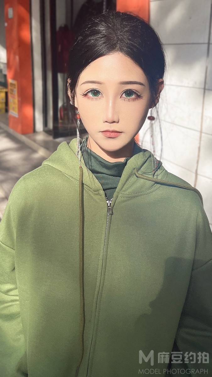 情绪模特