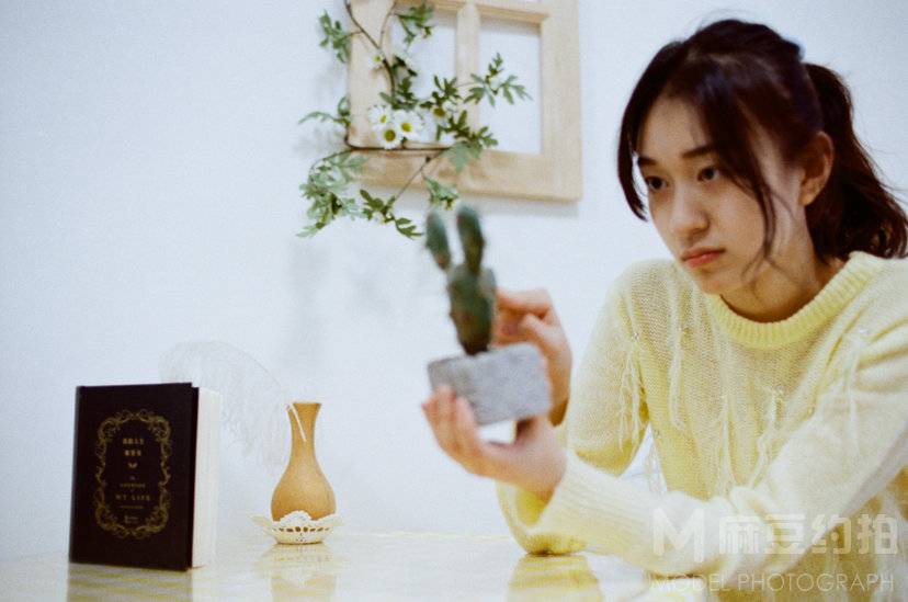 情绪模特