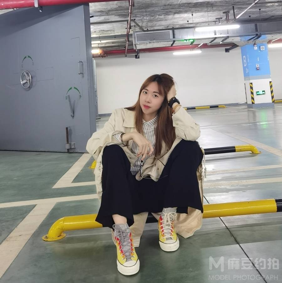 黑白模特