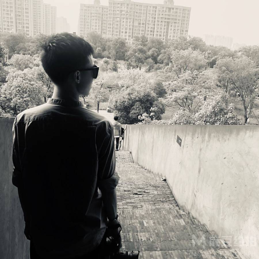 黑白模特
