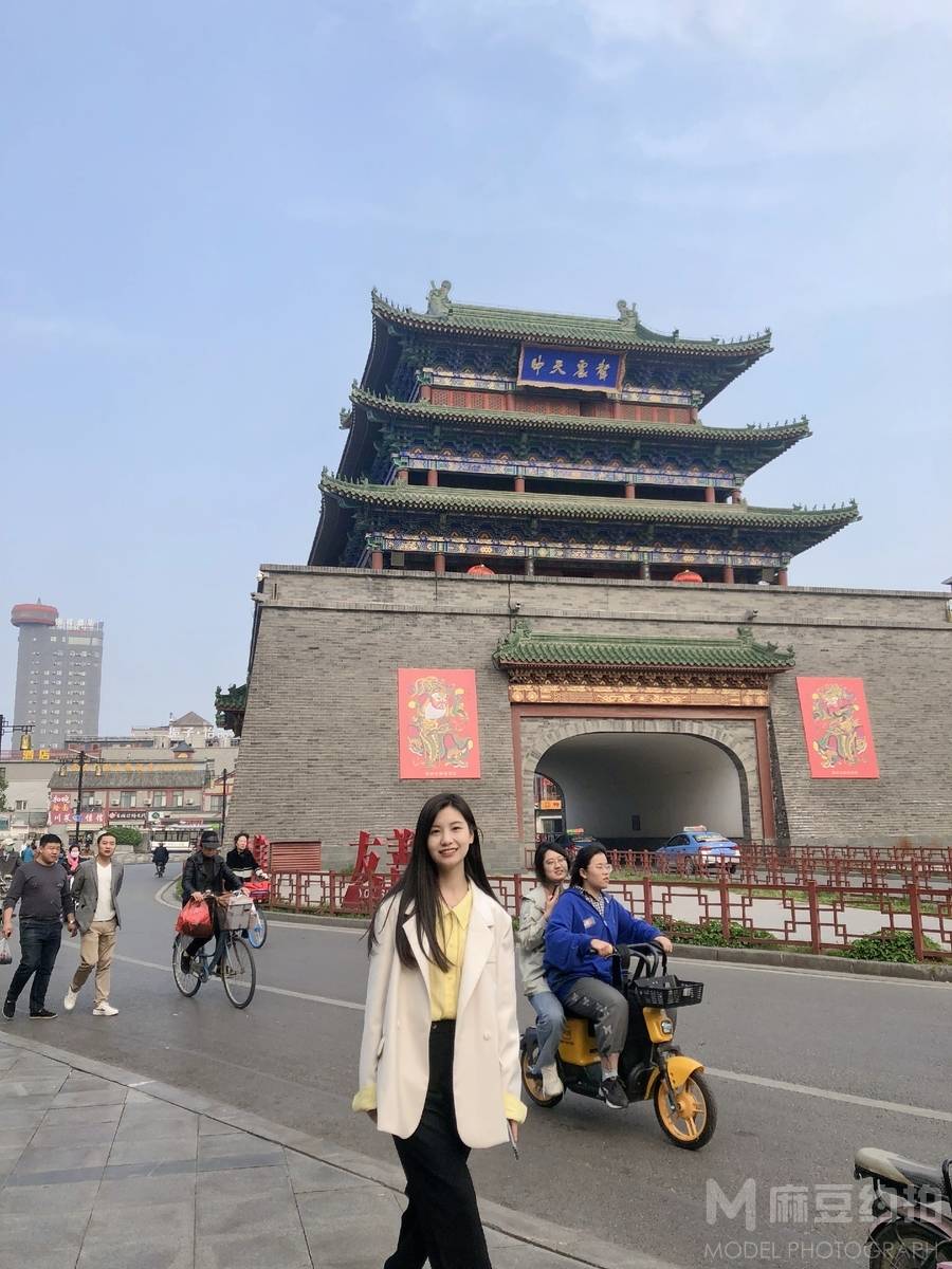 校园模特