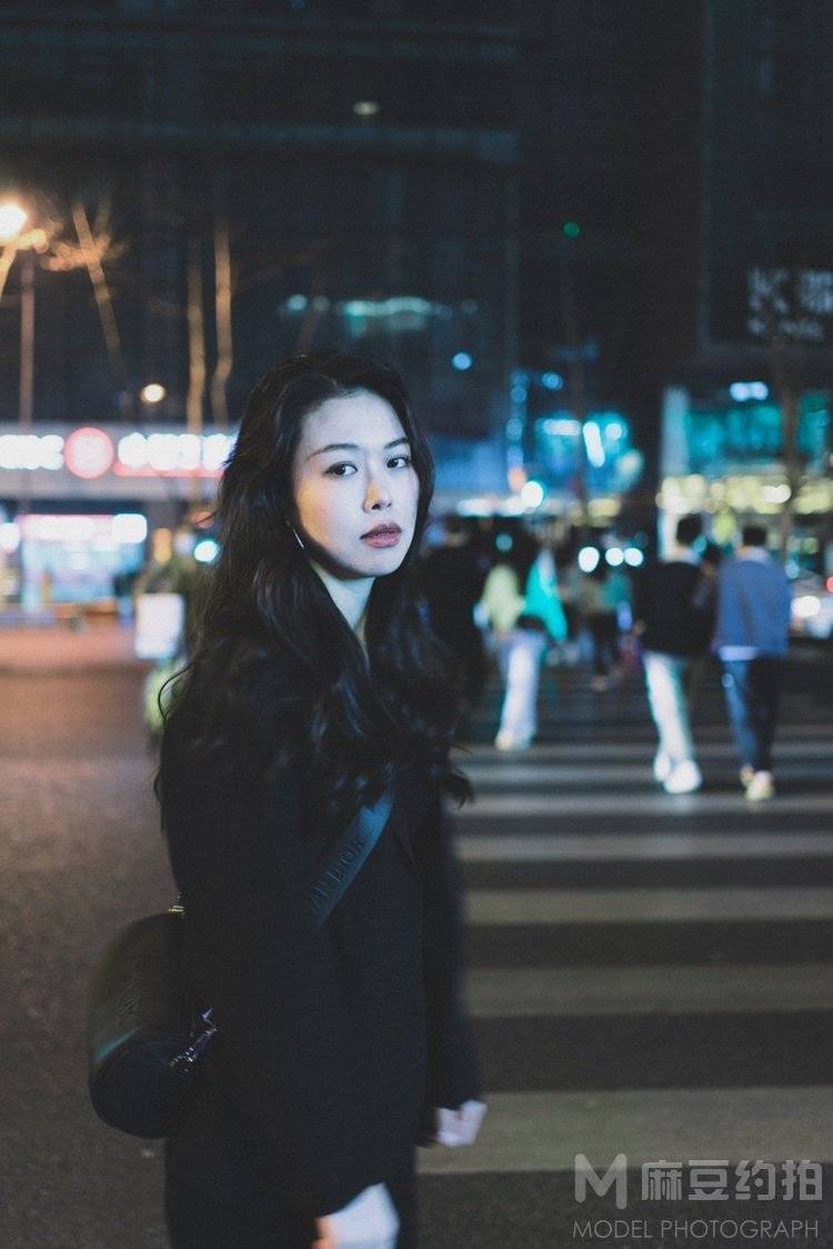黑白模特
