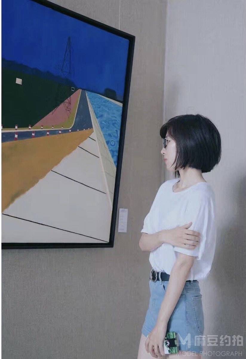 情绪模特
