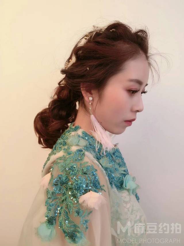 妆容模特